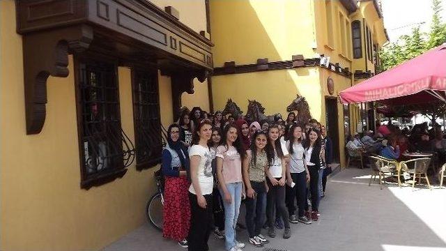 Uşak&rsquo;lı &Ouml;ğrencilerin Odunpazarı Gezisi 2