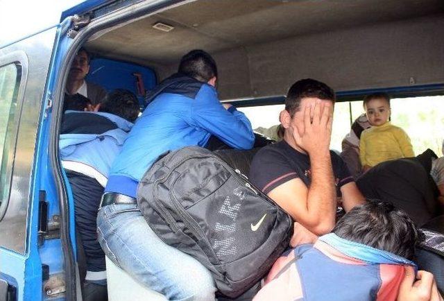 Savaştan Ka&ccedil;an Suriyeli M&uuml;lteciler: &ldquo;&ouml;leceksek Denizde &Ouml;lelim&rdquo; 3