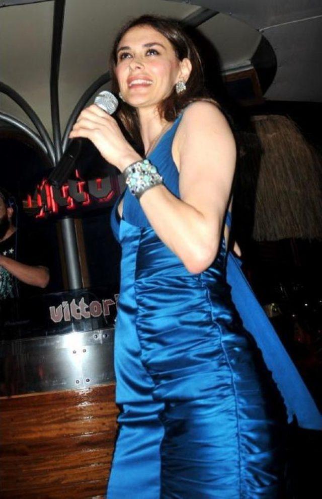 Ayşe Hatun &Ouml;nal, Bodrumlu Hayranlarını Coşturdu 3