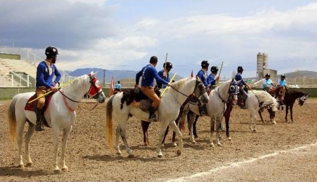Y&uuml;zyıllık Ata Sporu Erzurum&rsquo;da Yaşatılmaya Devam Ediyor