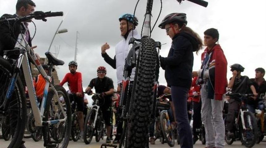 Birinci Olabilmek İ&ccedil;in Pedal &Ccedil;evirip Kıyasıya Yarıştılar