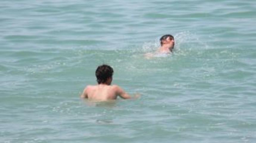 Beyşehir G&ouml;l&uuml;&rsquo;nde Y&uuml;zme Sezonu Erken A&ccedil;ıldı