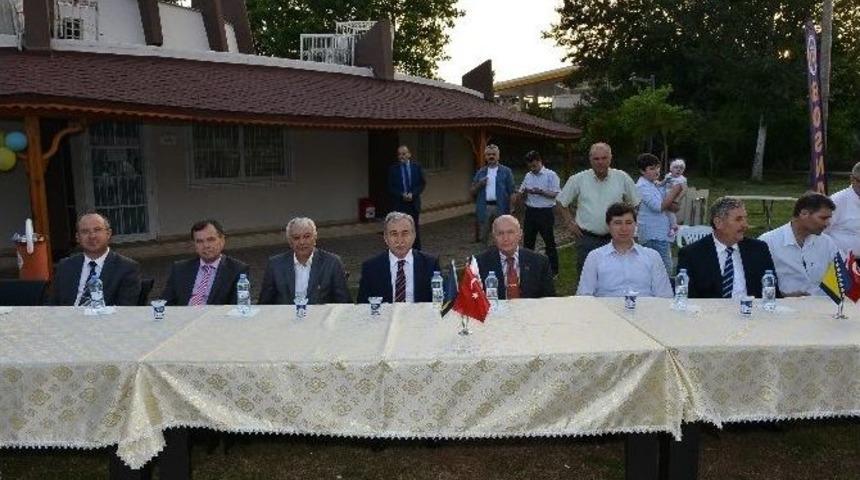 Boşnaklar Pita Festivali&rsquo;nde G&ouml;n&uuml;llerince Eğlendi