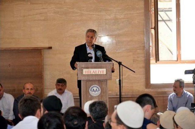 Arınç, Akhisar'da Cami Açtı, Mursi'nin Kurtulması Için Dua Etti