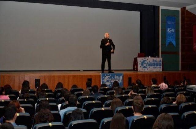 Anadolu Üniversitesi’nde “gelişim Sende Başlar’15” Semineri