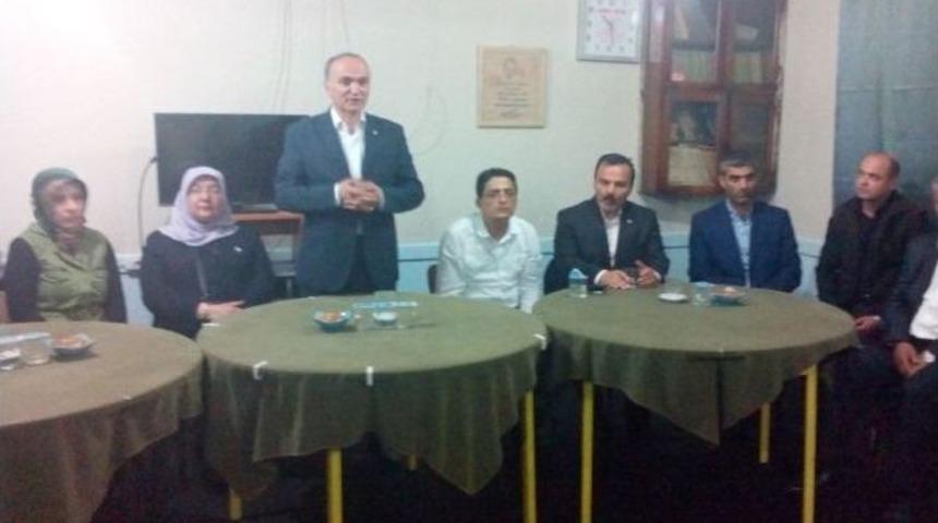 Miting Gibi Sohbet Toplantısı