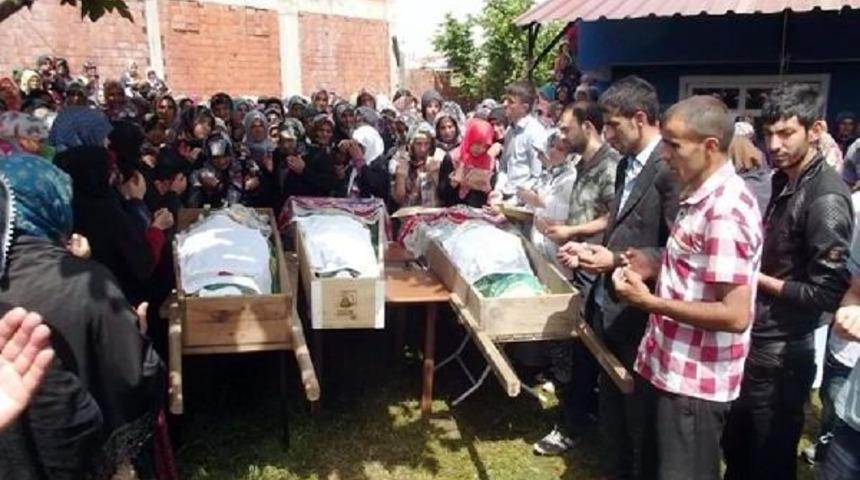 Trakt&ouml;r Otomobille &Ccedil;arpıştı: Aynı Aileden 3 &Ouml;l&uuml;, 3 Yaralı (2)