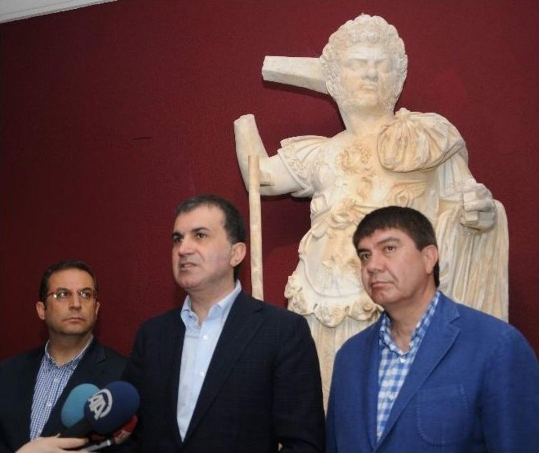 Bakan &Ccedil;elik: &ldquo;ışid Ve Ka&ccedil;ak&ccedil;ılar Tarihi Mirası Yok Ediyor&rdquo;