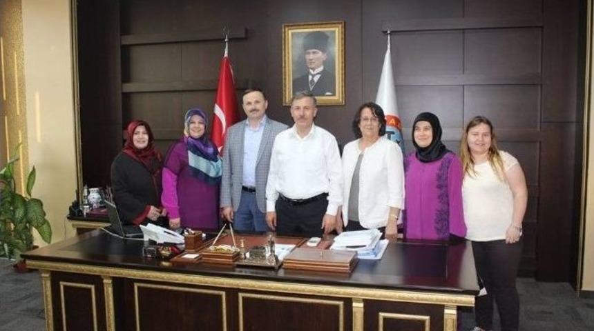 Ak Partili Özdağ’dan Chp’li Belediyelere ‘su’ Göndermesi