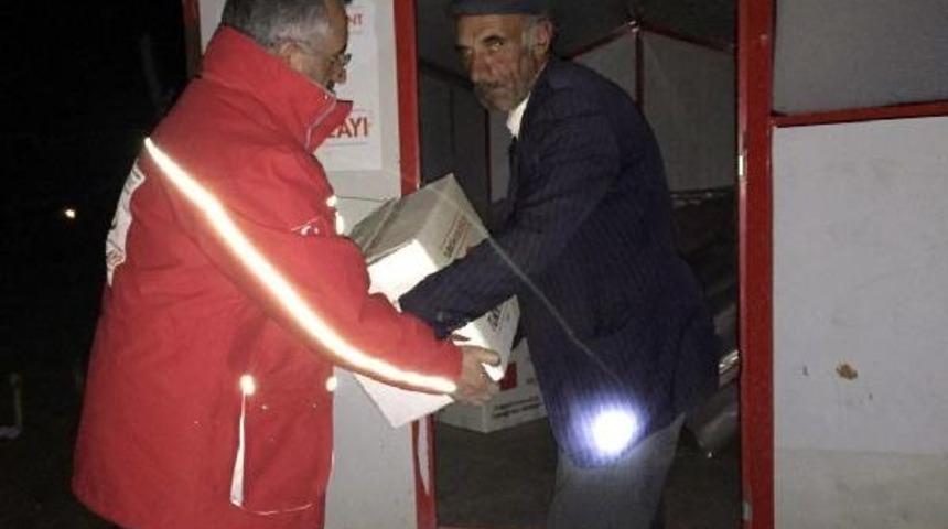 Kızılay Yine Afetzedenin Yanında