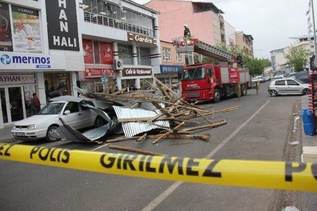 Bingöl’de Fırtına Çatı Uçurdu