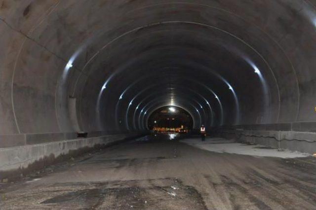 Bakan Eroğlu İstanbul- İzmir Otoyolu nu Inceledi 3