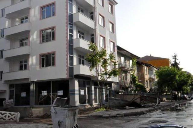 Yarım Saat Süren Yağmur Elazığ’Da Hayatı Felç Etti 2