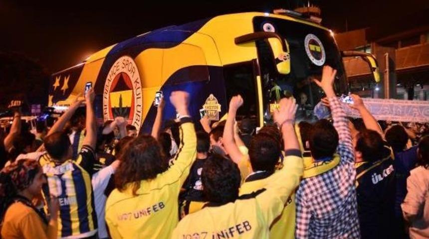 Fenerbah&ccedil;e, Adana'dan Ayrıldı