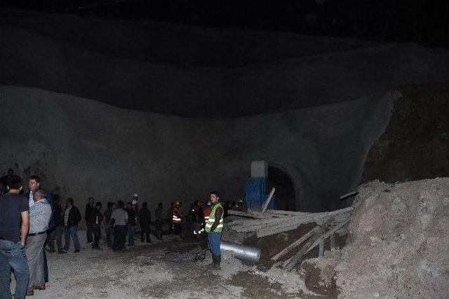 Domaniç’te Hes İnşattında Göçük Meydana Geldi 1