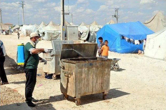 Çadır Kent Zararlı Böceklere Karşı İlaçlanıyor