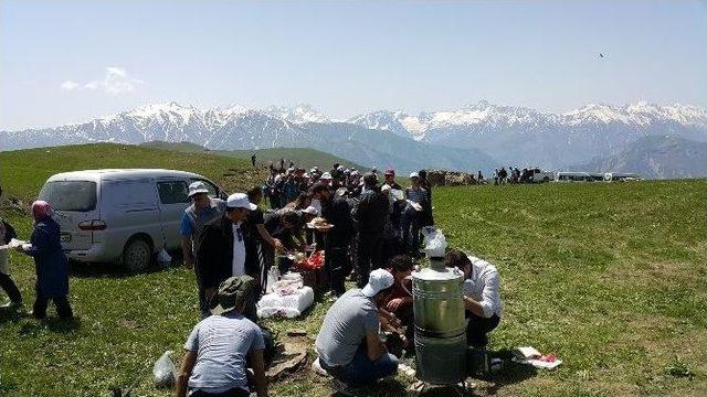 Hakkari Dağlarında Gençlik Yürüyüşü