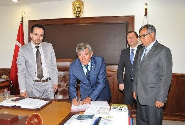 Ad&uuml; İle K&ouml;y-koop Arasında Protokol İmzalandı&rlm; 1