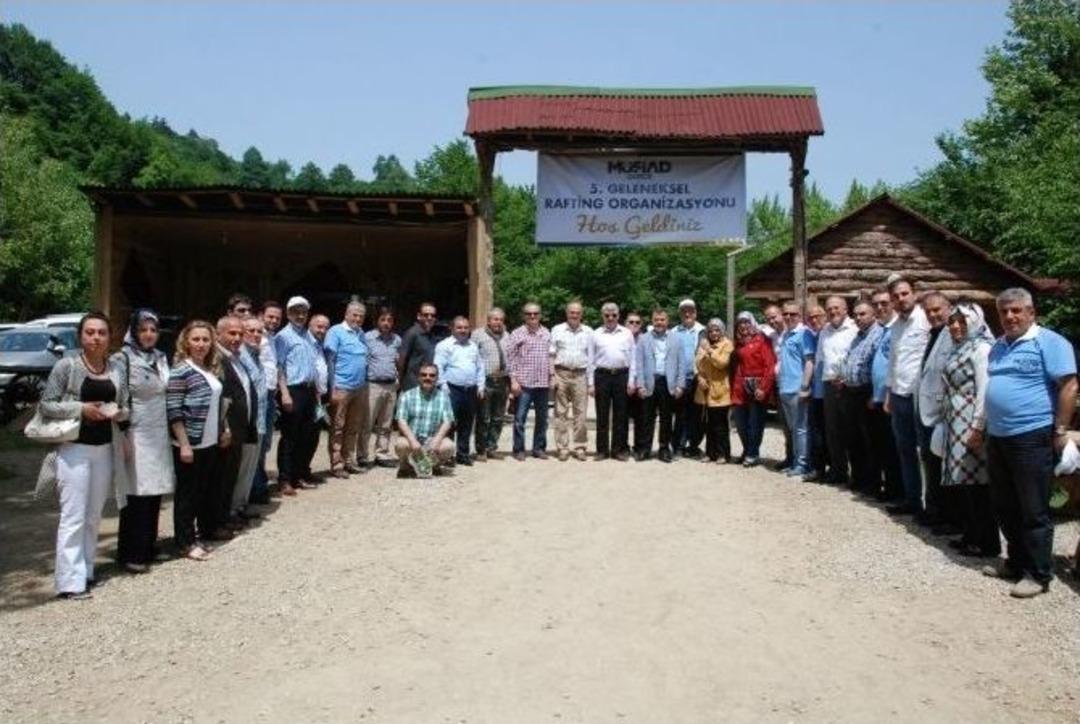 Ak Parti Tam Kadro M&uuml;siad Rafting Ve Piknik Etkinliğine Katıldı