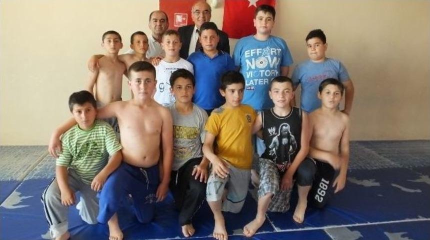 Aslan Seyhanlı Burhaniye&rsquo;de Şampiyon Yetiştirecek