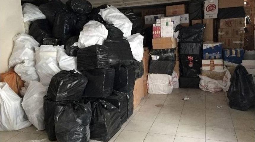 İzmir Polisi Ka&ccedil;ak Sigaraya Ge&ccedil;it Vermedi