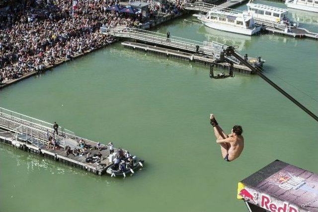 Red Bull Cliff Diving Dünya Serisi 2015’te Sezonun Fransa’daki İkinci Ayağını Şampiyon Gary Hunt Kazandı