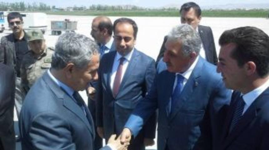 B&uuml;lent Arın&ccedil; Van&rsquo;da