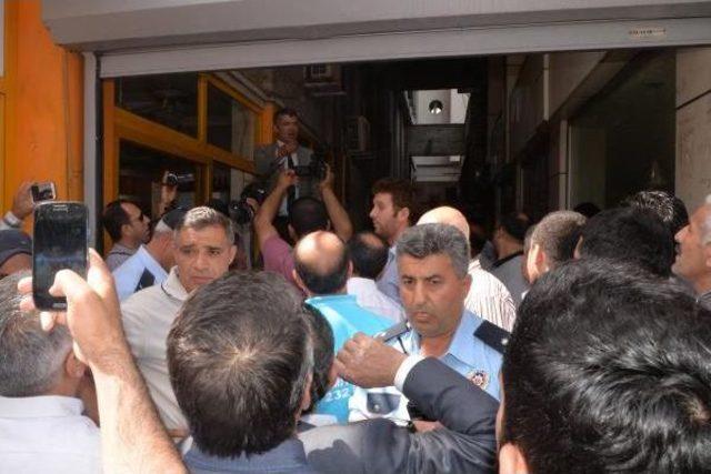 Hdp Mersin Ve Adana Il Binalarında Patlama (3)- Düzeltme