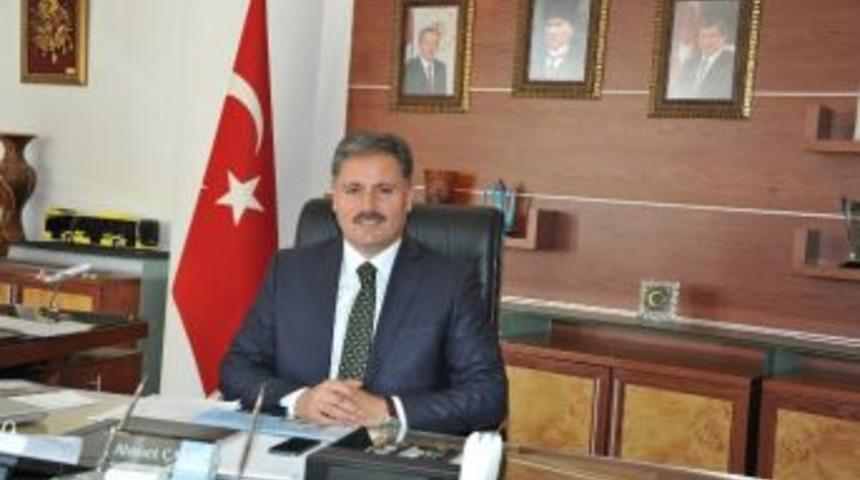 Ahmet &Ccedil;akır&rsquo;dan 19 Mayıs Kutlaması