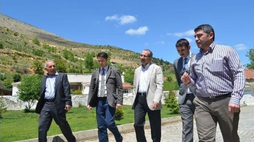 Din&ccedil;er Ve Yazar Fehmi Koru Kaptaj&rsquo;ı Gezdi