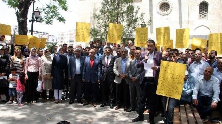 Ak Parti&rsquo;lilerden Mursi&rsquo;nin İdam Cezasına Karşı Protesto Eylemi