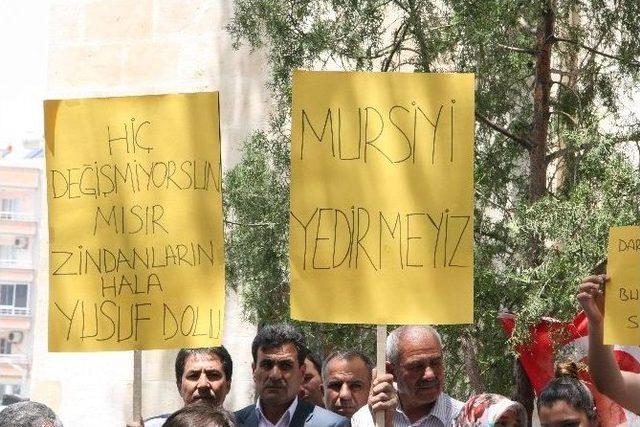 Ak Parti’lilerden Mursi’nin İdam Cezasına Karşı Protesto Eylemi