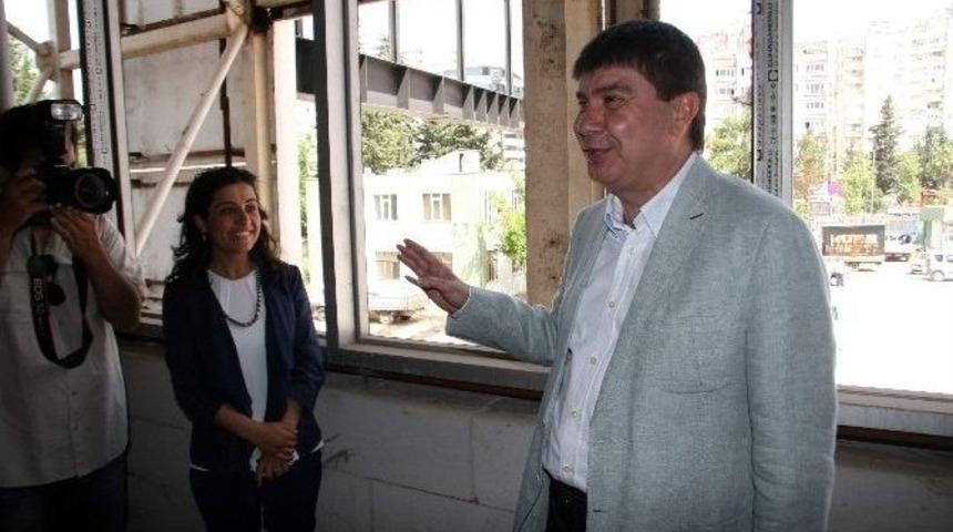 B&uuml;y&uuml;kşehir Belediyesi Yeni Hizmet Binası G&uuml;n Sayıyor