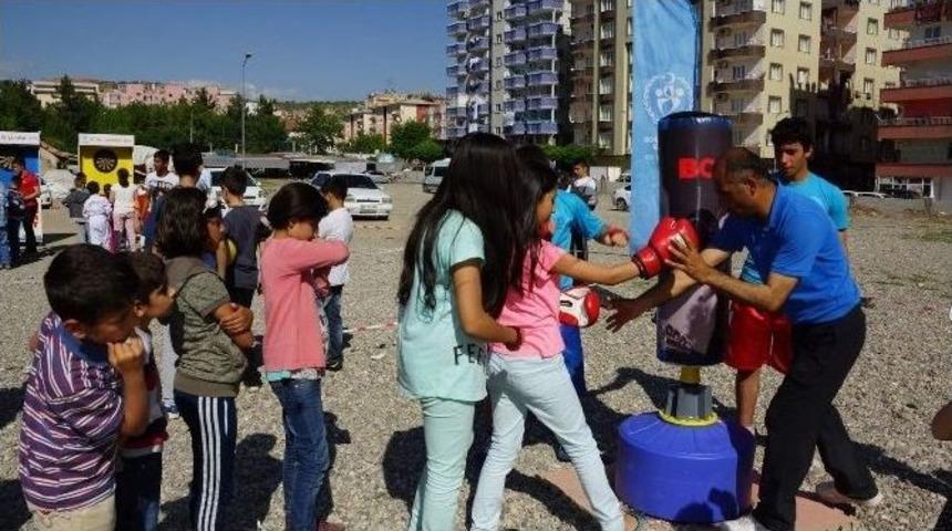 Gen&ccedil;lik Haftası Etkinlikleri S&uuml;r&uuml;yor