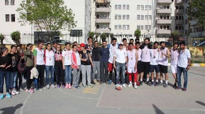 Van&rsquo;da 3x3 Streetball Turnuvası