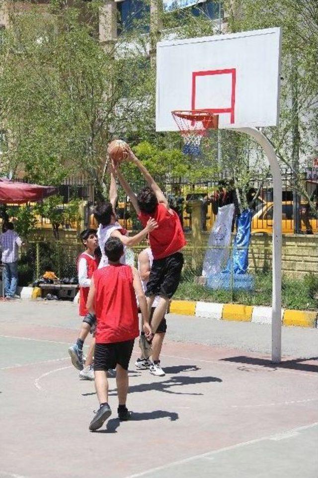 Van’da 3x3 Streetball Turnuvası