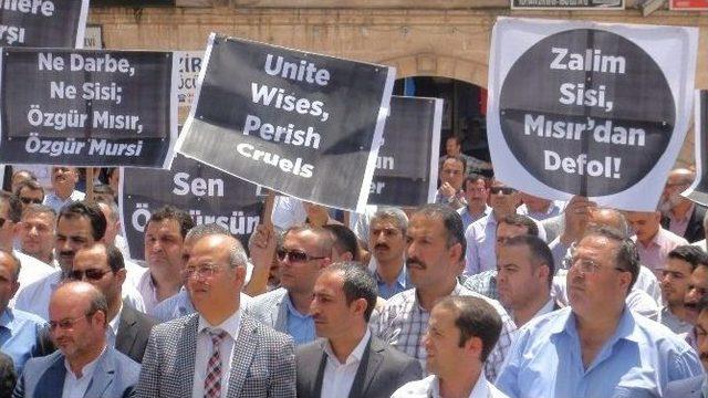 Mursi’nin İdam Kararı Protesto Edildi