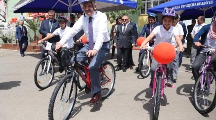 Bakan M&uuml;ezzinoğlu: Kendileri Kuş Beyinli (2)