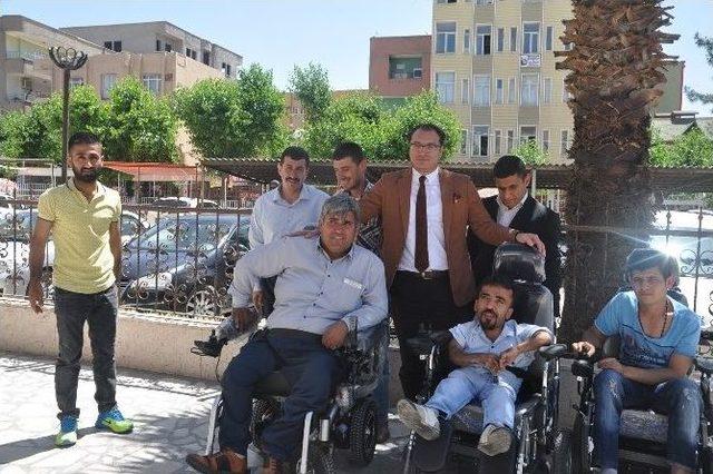 Silopi Kaymakamlığı’ndan Akülü Araç Yardımı