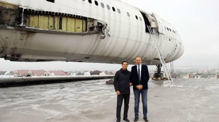 U&ccedil;ak Restoranda Sona Doğru