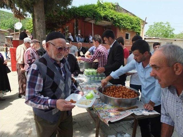 Harçlıklarıyla Hayır Yaptılar