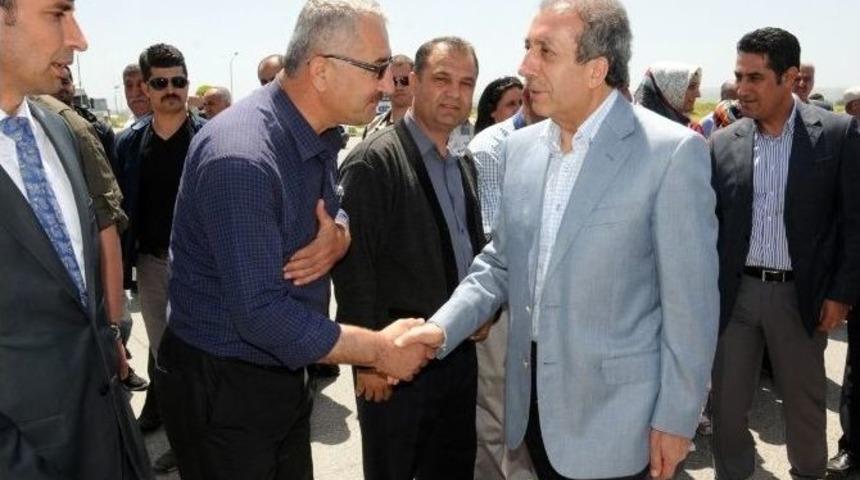 Bakan Eker Hdp&rsquo;ye Y&ouml;nelik Saldırıları Kınadı