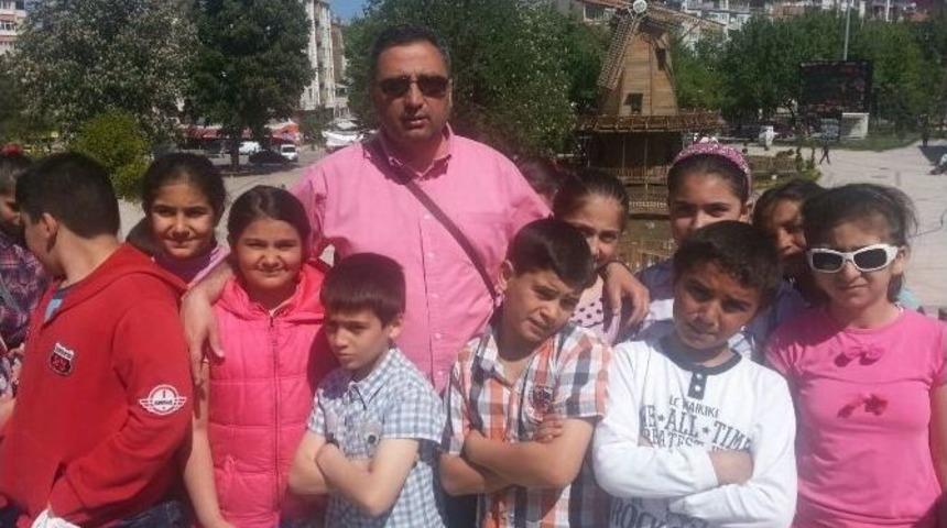 &Ouml;ğrenciler M&uuml;zeleri Ve K&uuml;t&uuml;phaneyi Gezdiler