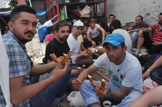 Bursa&rsquo;Da Otomotiv Iş&ccedil;ilerinin Eylemi Devam Ediyor (2) 1