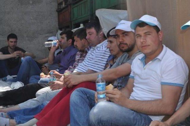 Bursa&rsquo;Da Otomotiv Iş&ccedil;ilerinin Eylemi Devam Ediyor (2) 3