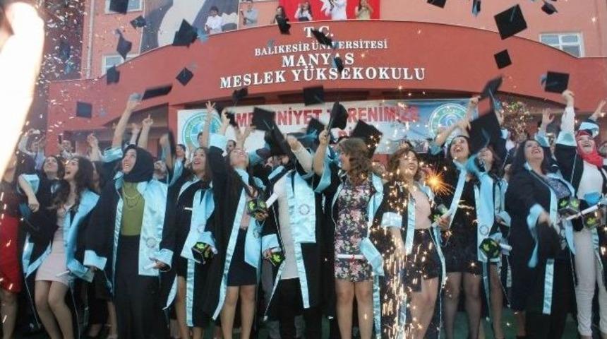 Manyas Myo&rsquo;da 4&rsquo;nc&uuml; Mezuniyet Coşkusu