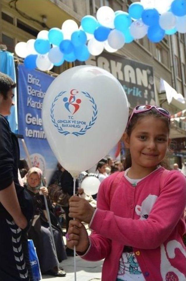 Gençlik Haftası Etkinlikleri Coşkuyla Sürüyor