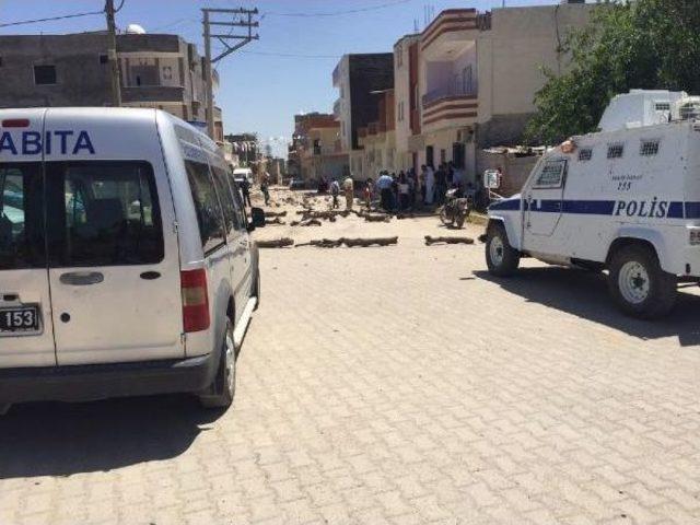 Nusaybin de Mahalleli, Sokakları Bozuk Diye Yol Kapatma Eylemi Yaptı 2