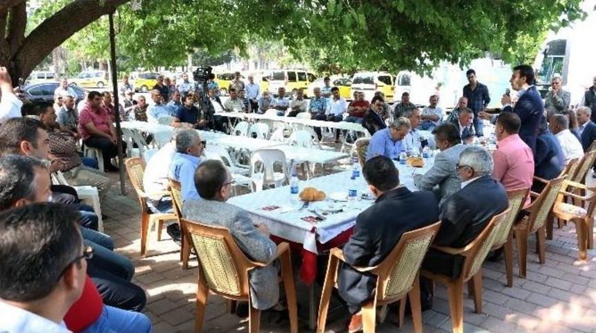 K&ouml;se, Taksicilerle Bir Araya Geldi