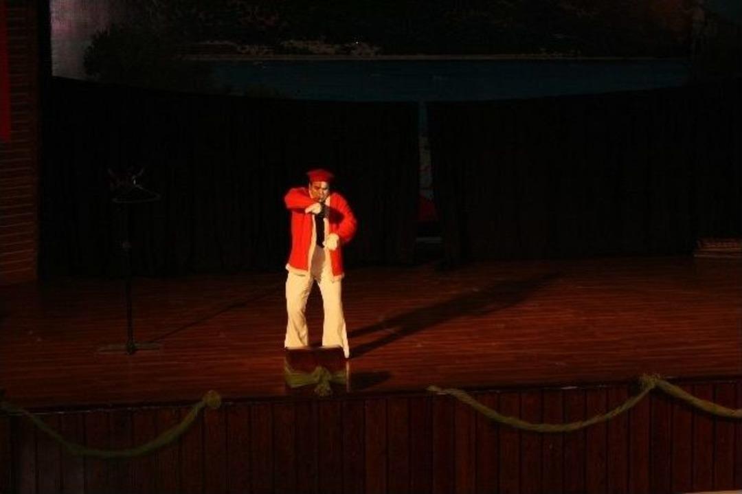 Edremit&rsquo;te Pandomim G&ouml;sterisi İlgi G&ouml;rd&uuml;